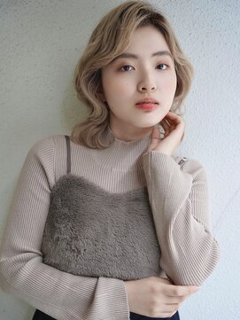 ブゾン(buZon) 【buZon ブゾン】くびレイヤー前髪パーマグレーベージュ