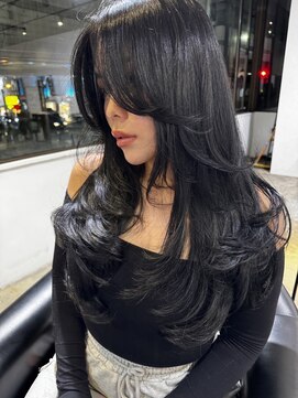 メリー オオサカ(Merly Osaka) 暗髪&セクシーレイヤースタイル！_ash black_