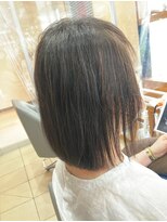 スタジオ アルファプラス 日暮里店(studio α+)&nbsp;ステップボーンカットカットボブショートハイライト白髪ぼかし