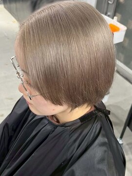 イリ 大阪(ili) ハイライトカラーミルクティーベージュレイヤーカット