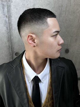 オーシャントーキョー ホワイト 原宿(OCEAN TOKYO WHITE) 黒髪クロップスタイルフェード