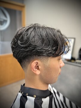 フジヤマバーバーショップ エビス(FUJIYAMA BARBER SHOP ebisu) barber×center part