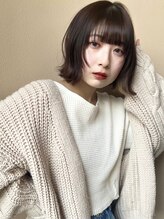 フリー(Free) 顔まわりナチュラルレイヤー大人暗めカラーグランマッシュ