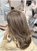 ハイライトミディアムヘア暗めカラーオリーブグレー