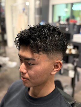 フランクスバーバーリベラルド 横浜(FRANK'S BARBER LIBERALD) ミドルスキンフェード アップバング H