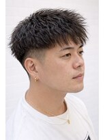 ゼロスバーバー(0's BARBER SHOP) ツイストスパイラル/メンズパーマ/フェード/アップバング