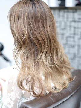 ヘアメイク エイト キリシマ(hair make No.8 kirishima) 《hair make No.8》ベージュ バレイヤージュカラー 担当中村