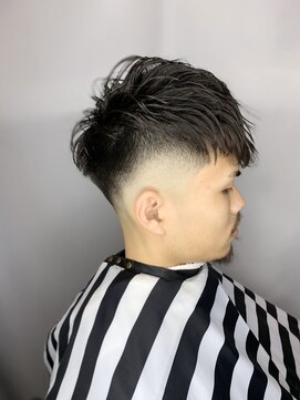 バーバー スタジオ ラフテル(Barber Studio RAFTEL) 無造作スキンフェードスタイル