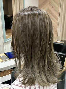 ルノン(LUNON) 外ハネくびれセミディー