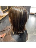外ハネ切りっぱなしハイライトボブ