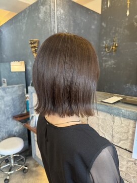 アイニティ 少路(Inity) アッシュブラウン×外ハネボブ