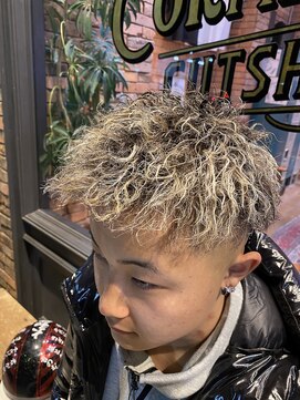 フォーコーナーズ(Four Corners) ツイスパ、ホワイトメッシュ