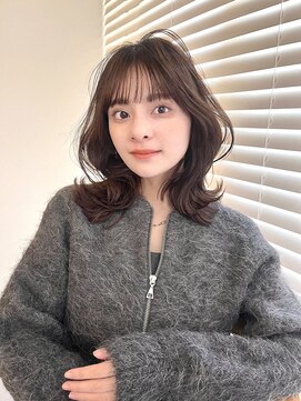 ロンドプロフィール 浦和(Lond profil) くびれ顔まわりレイヤー外ハネ韓国風ヘア