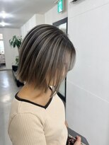 キング 心斎橋店(K!ng)&nbsp;ハイライトカラーミルクティーベージュレイヤーカット