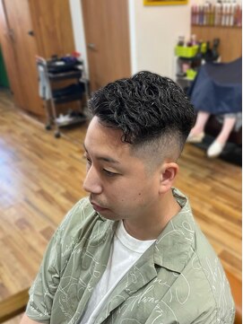 ヘアスタジオ ロメオ(hair studio Romeo) サイドパートフェードニュアンスパーマ毛流れパーマ