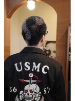 エディ(Edy)&nbsp;刈り上げバズカットケアブリーチダブルカラーデザインカラー坊主