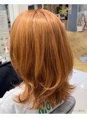 オレンジカラー×ミディアムウルフレイヤー