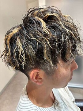 アトリア 横浜(Atria) 大胆イメチェンホワイトメッシュ＆ツイストスパイラル