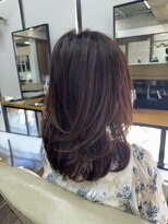 カシー(Casii)&nbsp;50代のクセ毛で細い髪質でもまとまりを出せるレイヤーカット