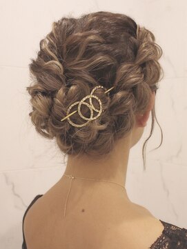 レイドバック(LAID BACK) 編み込み★ヘアセット★結婚式★二次会にルーズアレンジ