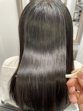 エスカーラ 表参道(THE ESCALA) @aidaman321/美髪/ホワイトグレージュ/大人かわいい/