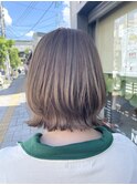 くすみベージュ