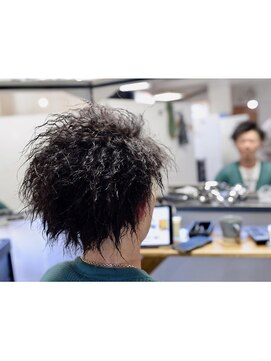 カミケン 方木田店(kamiken.) ツイストパーマスパイキーショートツーブロ【カミケン方木田店】
