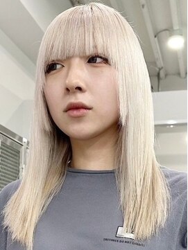 ウィコ 新宿(WICO) white blond [新宿駅/切りっぱなしボブ/エアリーロング]