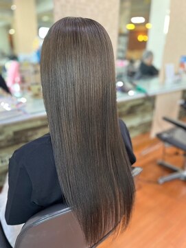 アークスヘアー 大人美人艶カラーベージュ小顔カット透明感レイヤーロング