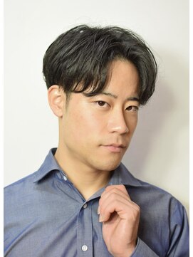 クオンヒール(QUON HEAL) 刈り上げセンターパートフェザーパーマニュアンスパーマｎ