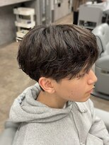 ノイセル 西本町(Noisyle) ブルーブラックフェザーパーマ刈り上げセンターパートy