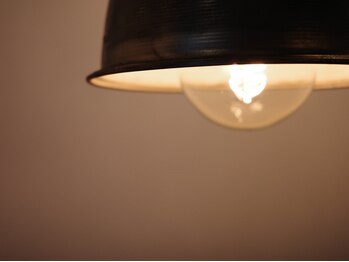 エディ(HEDI)の写真/経験豊富なスタイリストがあなたの理想を叶える◎マンツーマン施術だから髪のお悩みも相談しやすい♪