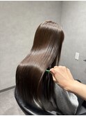 オリーブベージュ