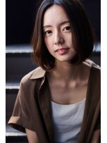 アシュリー(ashuley)&nbsp;【ａｓｈｕｌｅｙ】大人な前髪長めの前下がりショートボブ☆