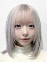 ルネラトーキョー(RUNERA TOKYO)&nbsp;シルバーカラーホワイトカラー顔まわりレイヤーレイヤーカット