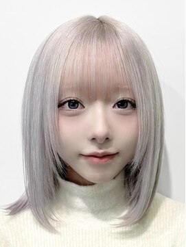 ルネラトーキョー(RUNERA TOKYO) シルバーカラーホワイトカラー顔まわりレイヤーレイヤーカット