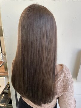 ユーリ(juli) 寒色ベージュ