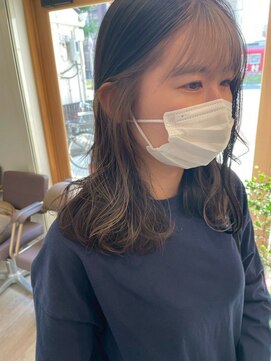 ロッカヘアエジェ(ROCCA hair eje.) グレージュハイライト×ミディアムウェーブフェイスフレーミング