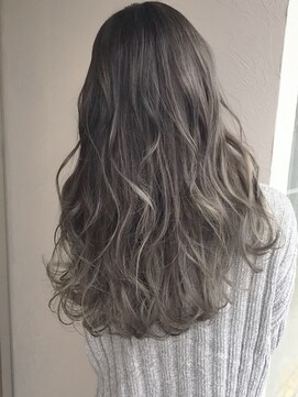 ドルチェ(Dolce) [Dolce]とろみ外国人風プラチナグレー×バレイヤージュ