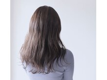 『エドル』にしか作れないグロッシーな艶感と、深みのある発色でワンランク高い髪色に！お客様満足度93.7%