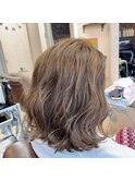 ベージュブラウン