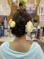 美容室 ティンカーベル シニヨンヘア