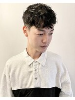 ハル(HAL)&nbsp;ナチュラルフェードパーマスタイル　(メンズ/フェード)