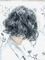 ベシドゥーズ(Besixdouze) 波巻きスパイラルパーマツイストスパイラルパーマメンズ