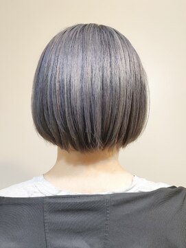 リリー シブヤ(Lilly shibuya) 【Lilly渋谷】#グレー#ショート#ブリーチ#学割U24#韓国