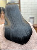 黒髪サラツヤロング 重め ナチュラルストレートヘア 小顔