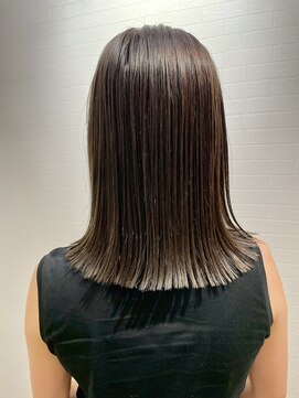 ケアシンサイバシ(CARE shinsaibashi) 切りっぱなし×グレージュ