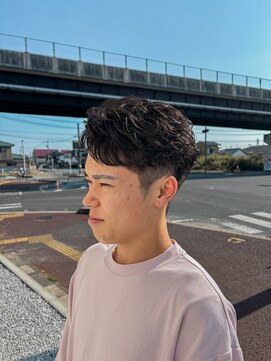 リチウム(Lithium) 〈大人の艶感と若々しさ〉フェザーパーマ×ツーブロック