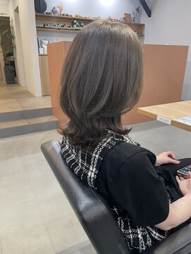 リブ(LIV) オリーブベージュ/秋カラー/くびれレイヤー