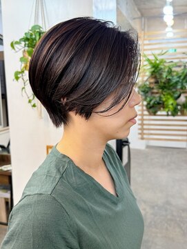 ジーナ 渋谷 表参道(JINA) 大人ショートボブ/前下がり/前髪なし/30代40代50代